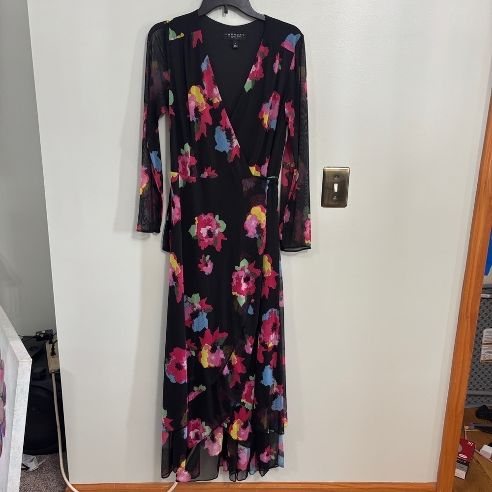 Laundry by Shelli Segal black Floral Mesh Wrap maxi Dress Size 6